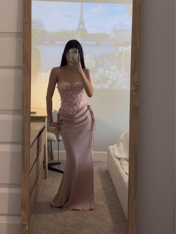 Get 70% Off On The Rosé Swan Dress Only Today 💕
